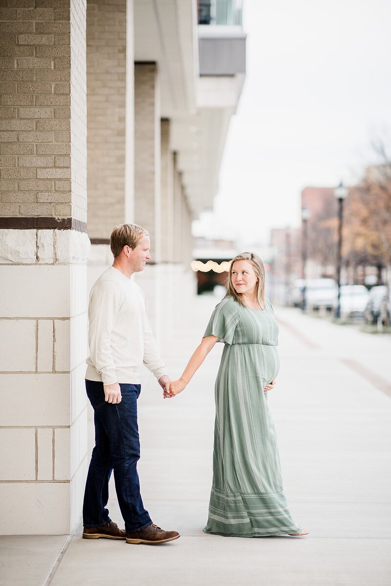 holding hands by knoxville wedding photographer, amanda may photos