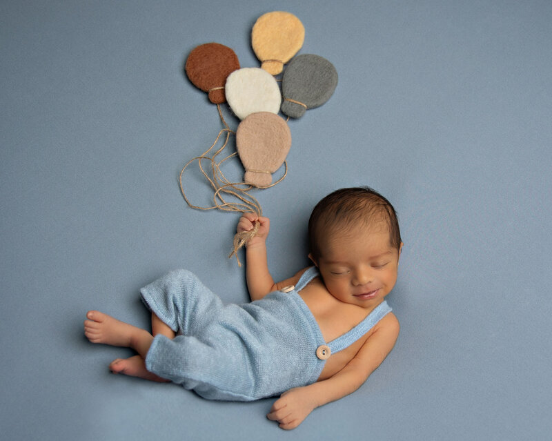 newbornbabyboynewfamilynewbabybestphotographertudiofamilybirthdaynewbornboyamilynewborngirlfirstbirthdayportraiturephotographystudioportraitsnewborngirlboyfamilyEvaMaganaPhotographychildphotographer (19 of 41)