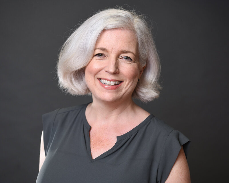 Elegant female professional headshot – Ellahrika Photography