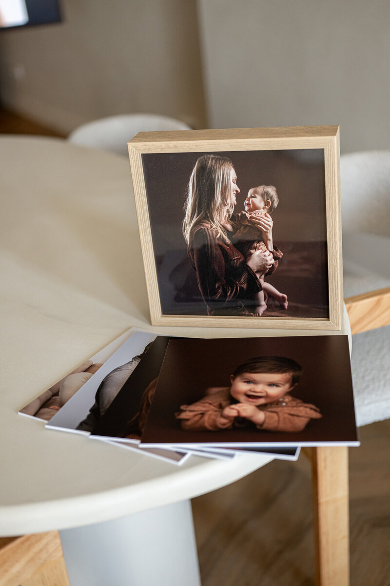 Detail shot van een exclusieve fotobox, handgemaakt en ontworpen als luxe bewaarproduct voor foto’s – onderdeel van de collectie van Juliette Fotografie.