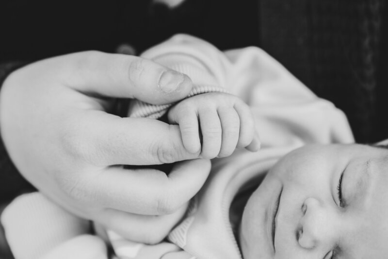 Newborn pictures at home ideas