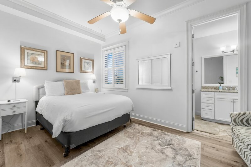 13-web-or-mls-118 Carillon Market St 102-20