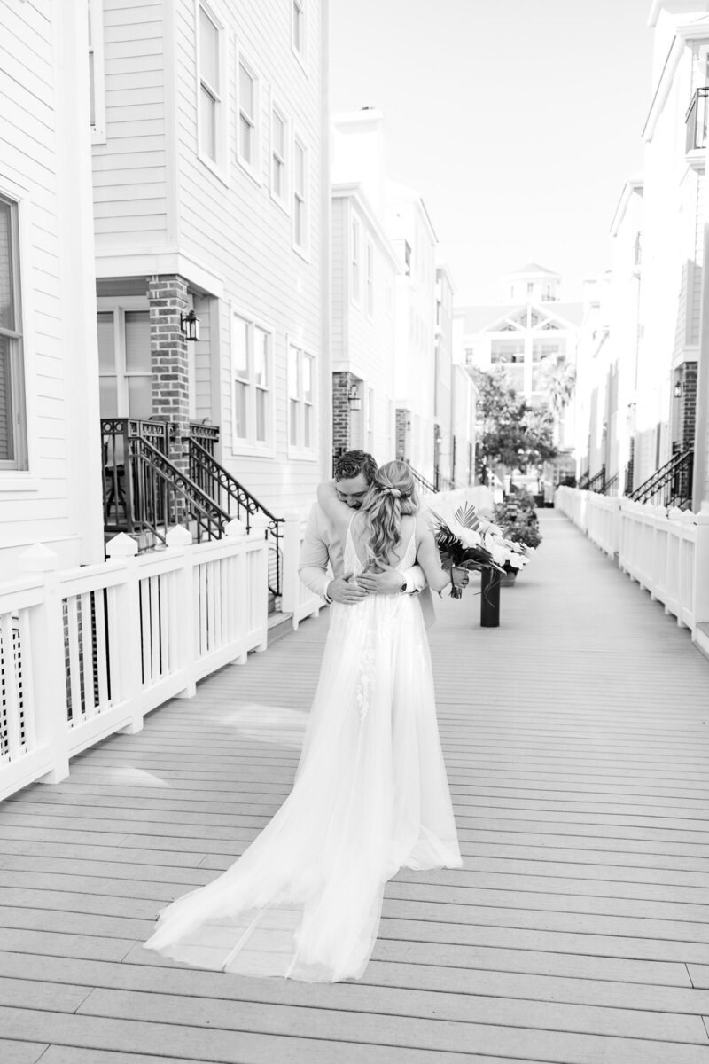Danielle + Blake  Danielle + Blake First Look-19