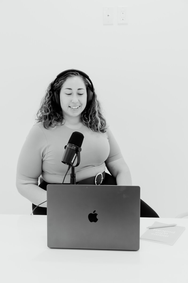 Picture of Pamela with Laptop
