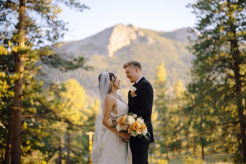 Estes Park Wedding Photographer Denver Wedding Venue Planner Della Terra Mountain Top Fall Colorful Wedding Liz Osban Photography Black Canyon Inn Wyoming Wedding Photographer Elopement Engagement 72