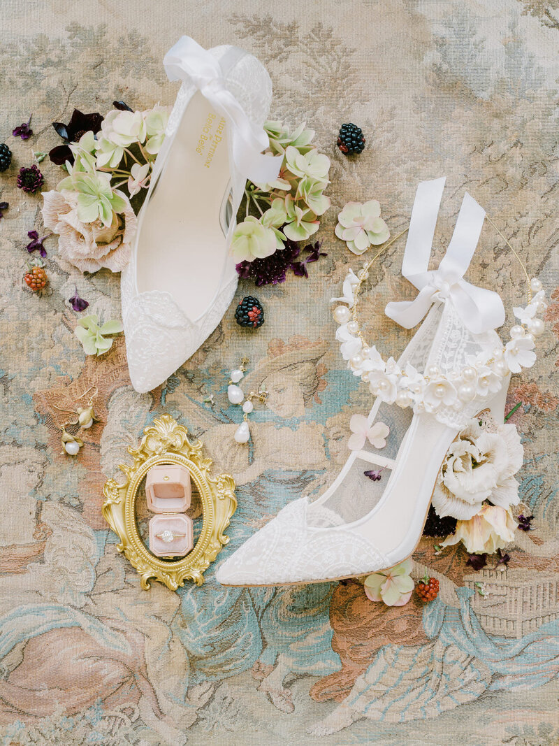 vintage-bridals-shoes-flatlays