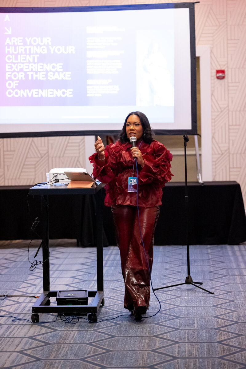 A Caribbean Carnival model posing at a photowalk