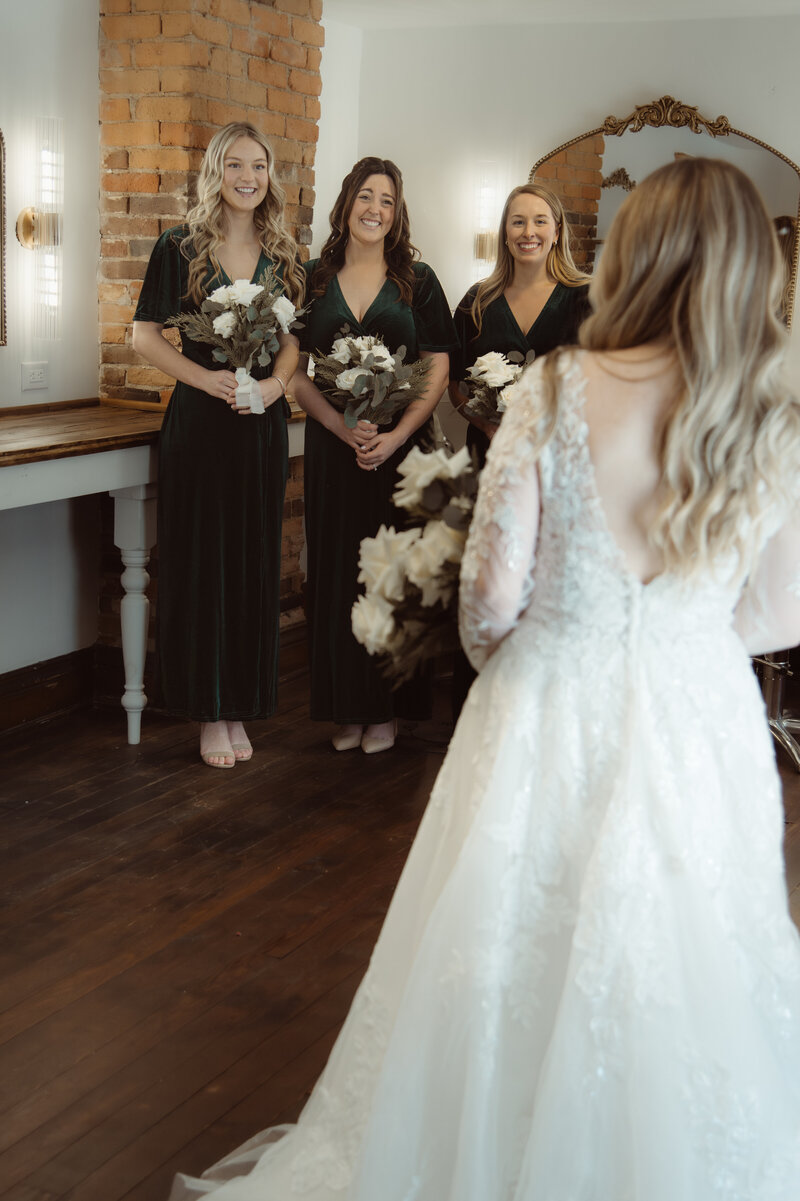 Where candid meets editorial, telling your story with intention