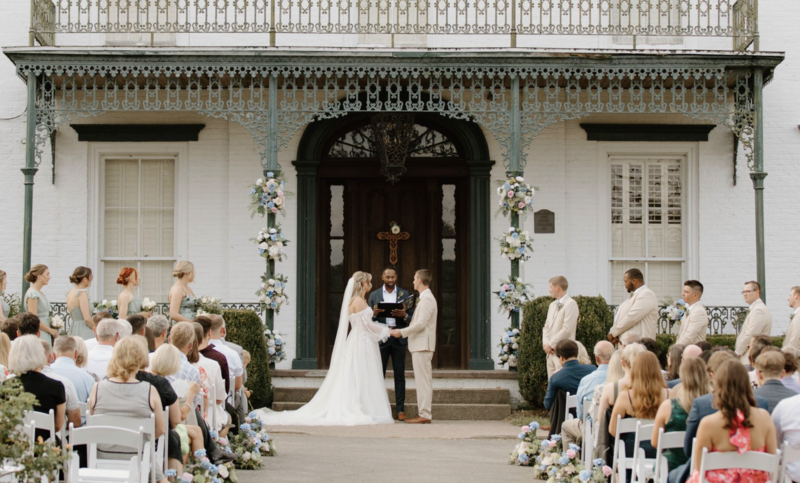 Alli M. Photos wedding photographers