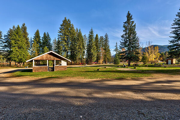 Dutch-Lake-RV-and-Motorhome-Middle-spots
