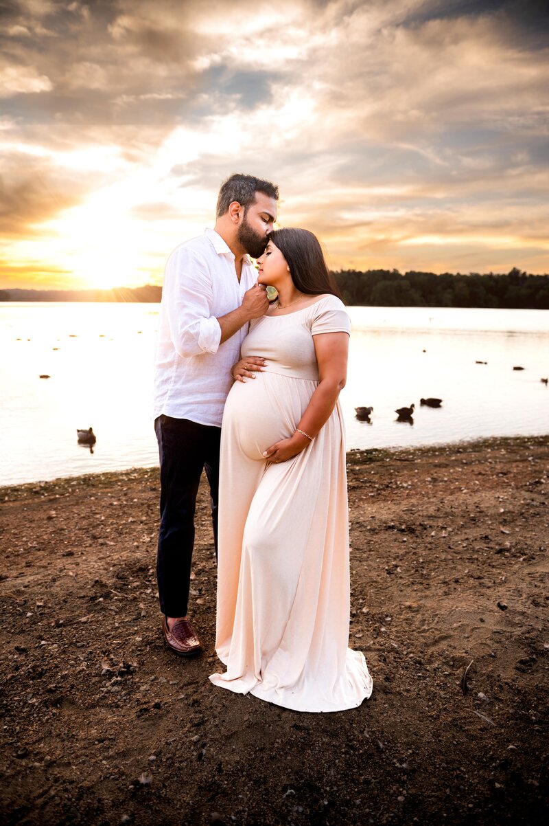 Baltimore Maternity session in the fall at Loch Raven Reservoir in Towson, Md