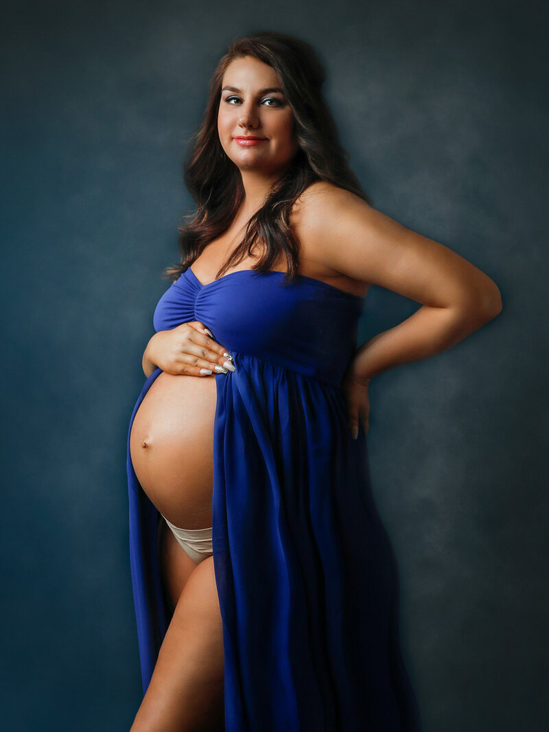 pregnancy-portraits-blue-beauty-fine-art-navy-Wisconsin-Photographer-Baby-bump