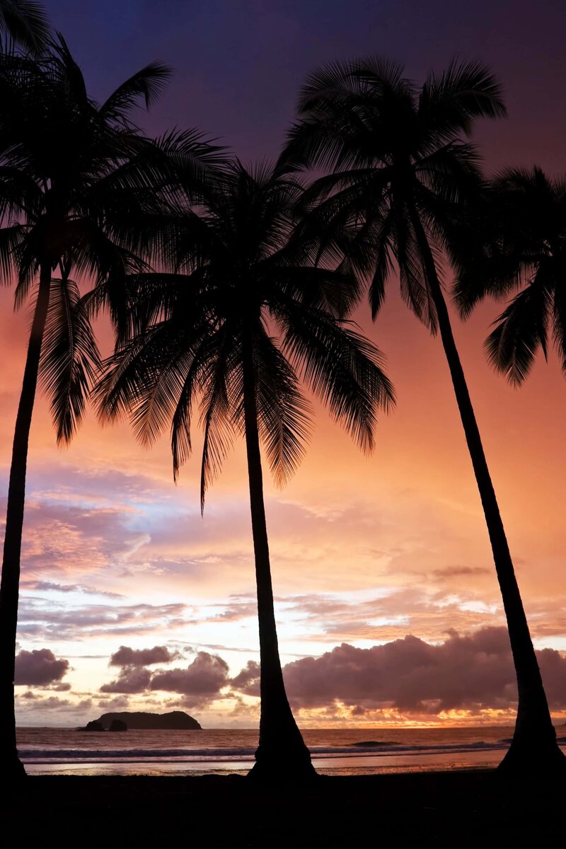 single-parent-family-trip-costa-rica-sunset