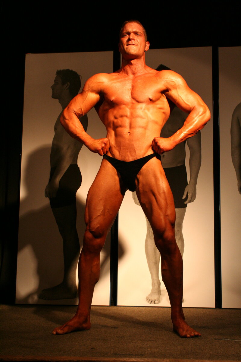 Brent Ray Fraser Front Latissimus Pose on Stage The Transitional Culture 2005