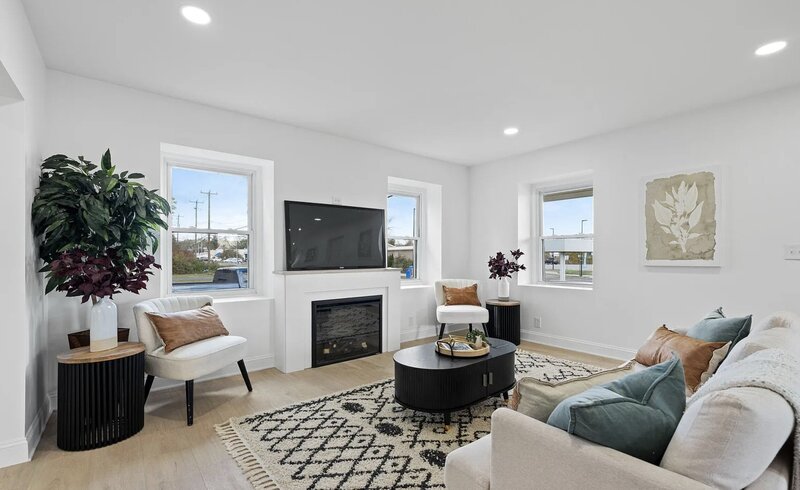 Kelly DeTommaso Elegant Transitions Vacant Home Staging Colmar PA Living Room 5