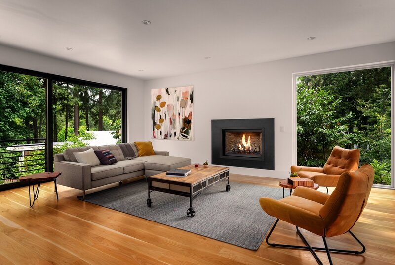 fireplace-xtrordinair-864-tv-40k-clean-face-deluxe-traditional-gas-fireplace-spokane-cda