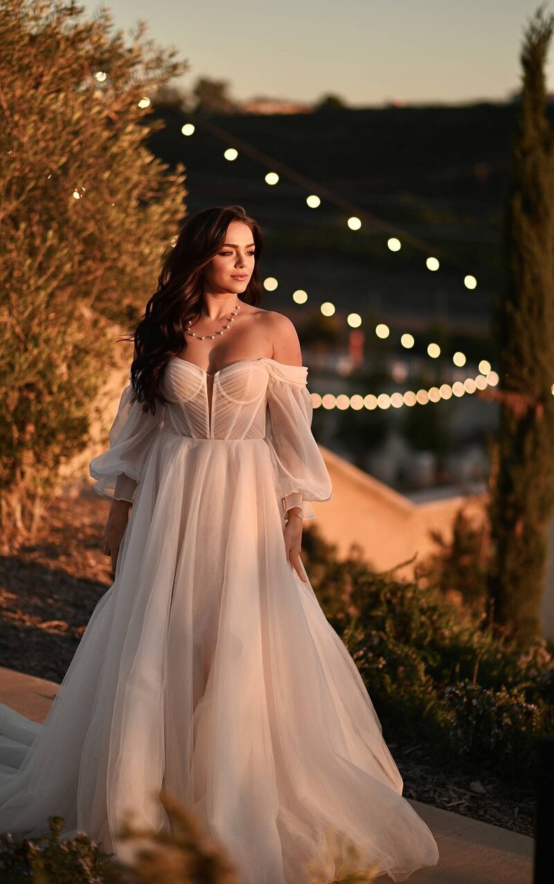 Nunziata Bridal Boutique - Sarnia, Ontario - Martina Liana 1497-1