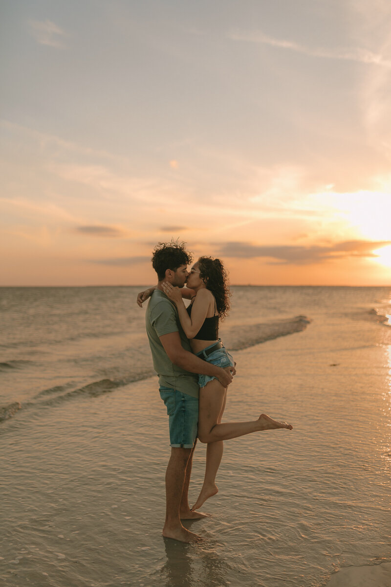 Jessica Frigge Photography is a Wisconsin Couple photographer