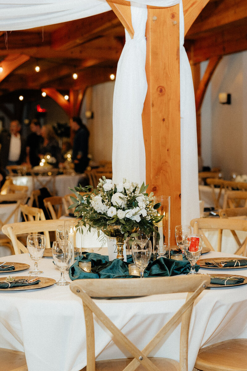 Wedding table floral inspo.