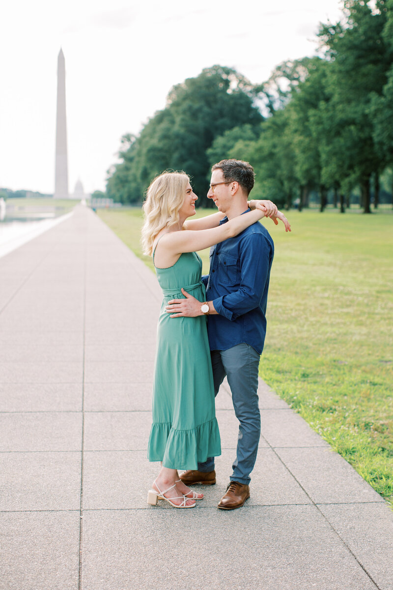 dc-monument-engagement-photo