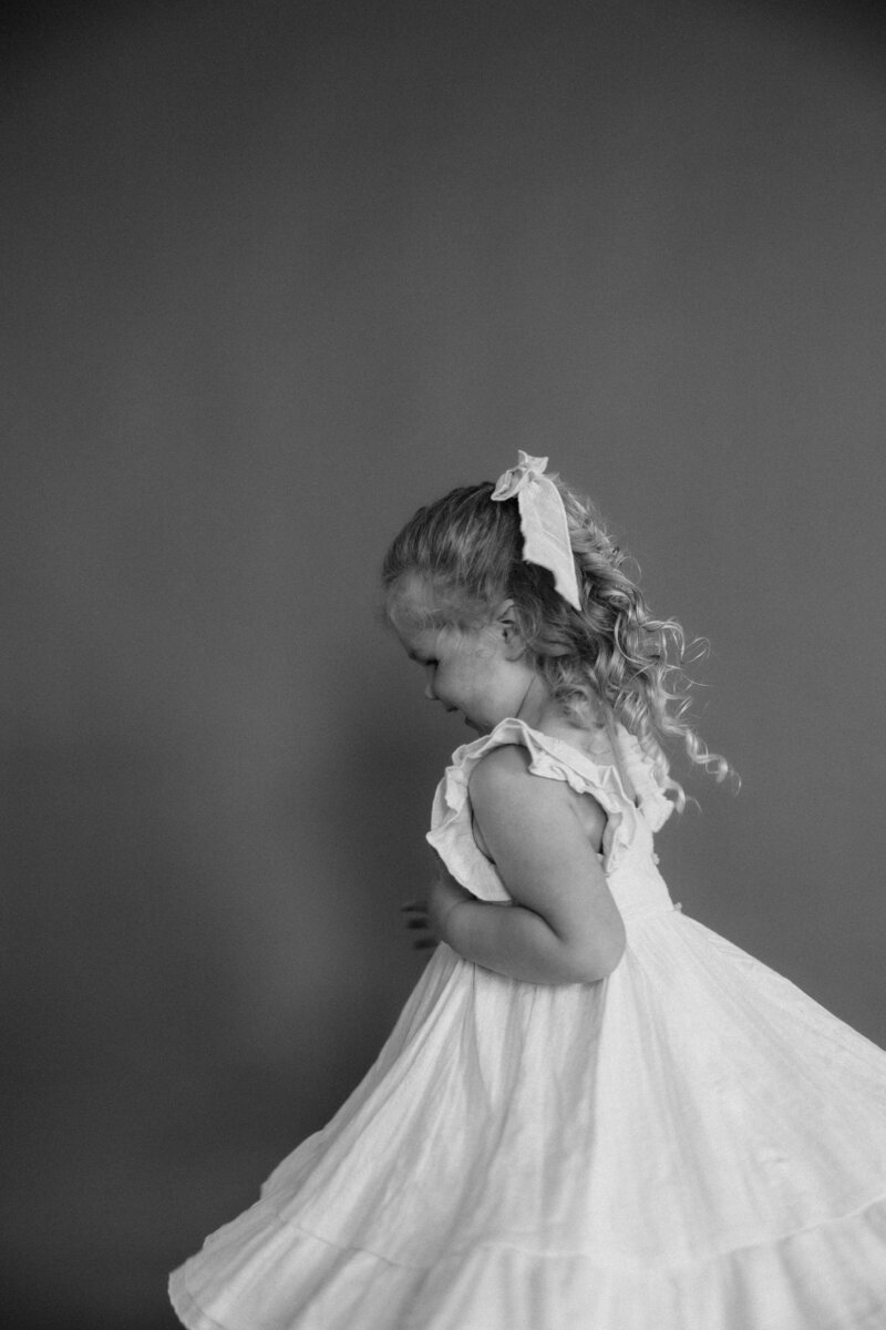 studio-motherhood-session-maine
