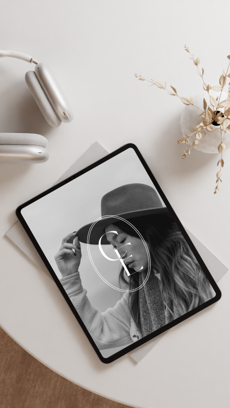 Minimal Aesthetic Ipad On The Table Mockup Instagram Story (1)