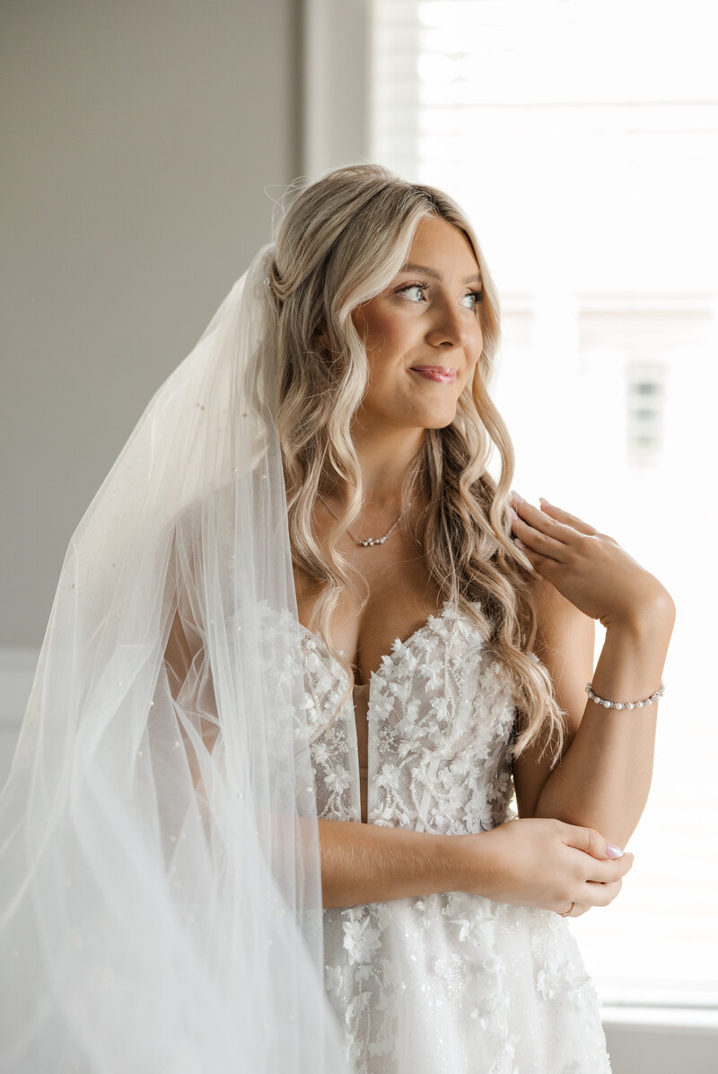 Professional headshot of Heather Arra, founder of Girasole & Co. Weddings—expert wedding planner in Columbus, Ohio. Helping engaged couples create stress-free, beautifully curated weddings with personalized planning and flawless execution.