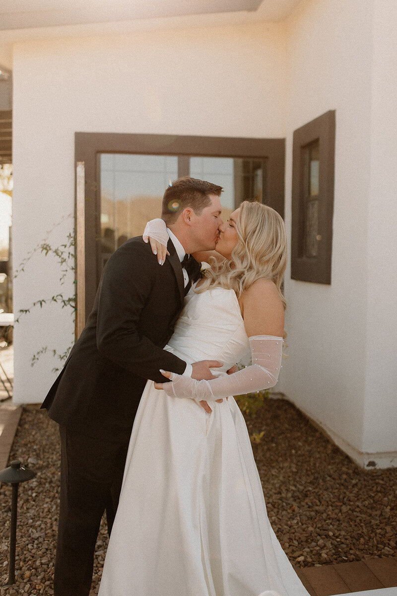 kelsey-kohl-wedding-preview-taylorraephotofilm-36