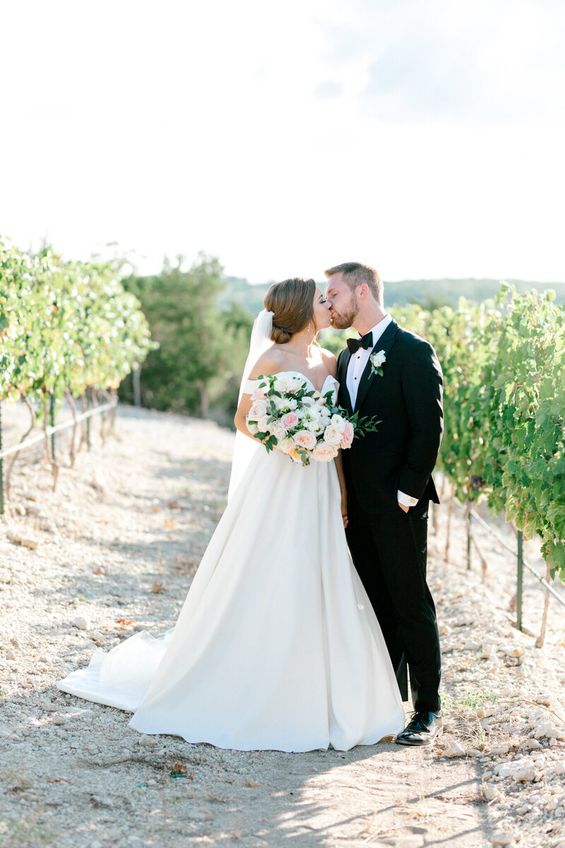 Lexi Broughton & Garrett Greer Wedding at Dove Ridge Vineyards | Sami Kathryn Photography | Dallas Wedding Photography-130