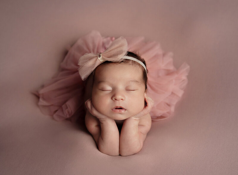 newbornboygirlmaternityquinceanerateendancenewbabybestphotographertudiofamilybirthdaynewbornboyamilynewborngirlfirstbirthdayportraiturephotographystudioportraitsnewborngirlboyfamilyEvaMaganaPhotographychildphotographer (9 of 9)