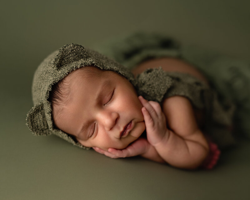 newborn-sleeping-bear-bonnet-earth-tones-paris-ontario