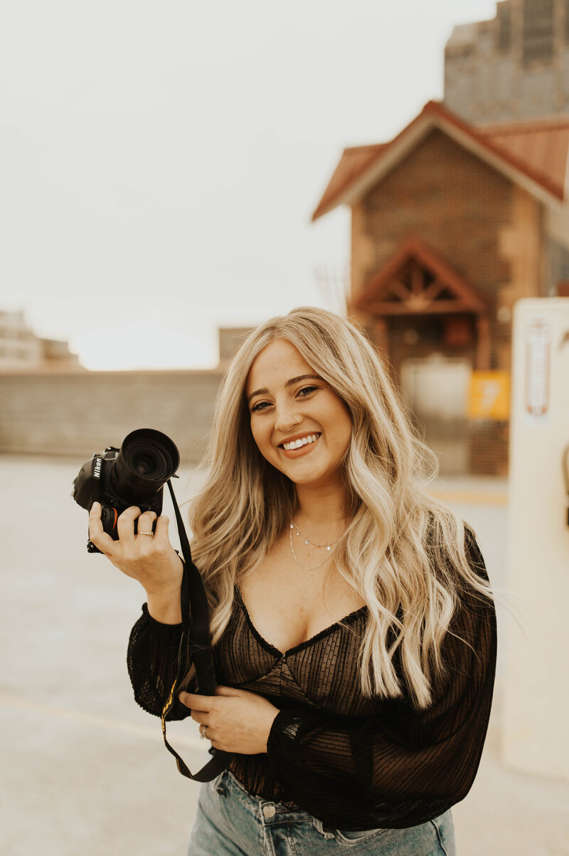 North Carolina photographer with her camera