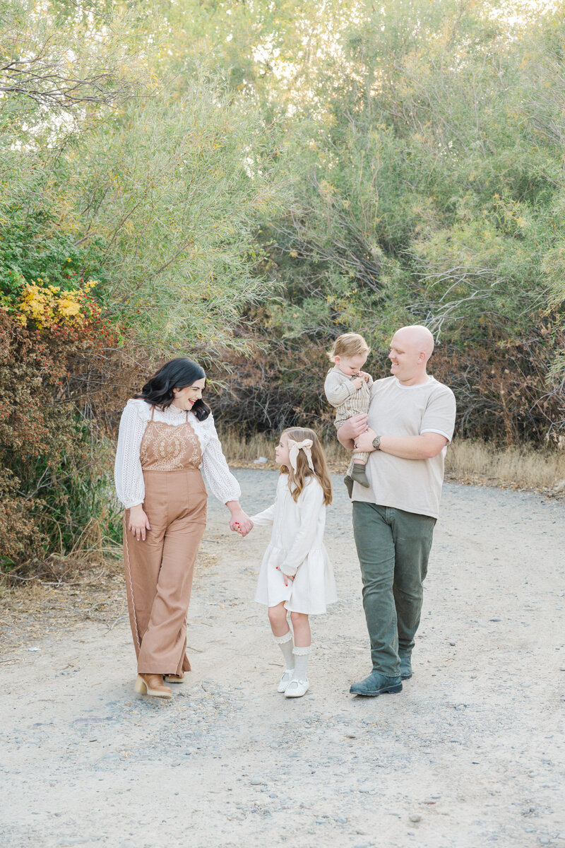 Beautiful LIfestyle family session | Rexburg Family Photographer