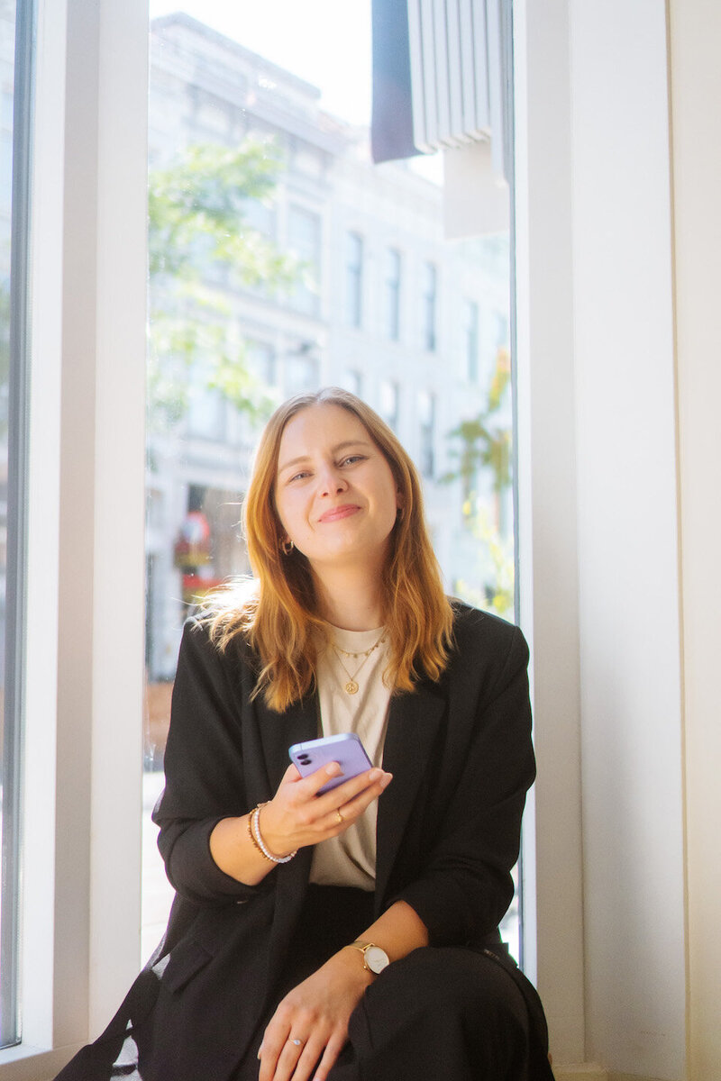 Atelojee: Tamara op telefoon