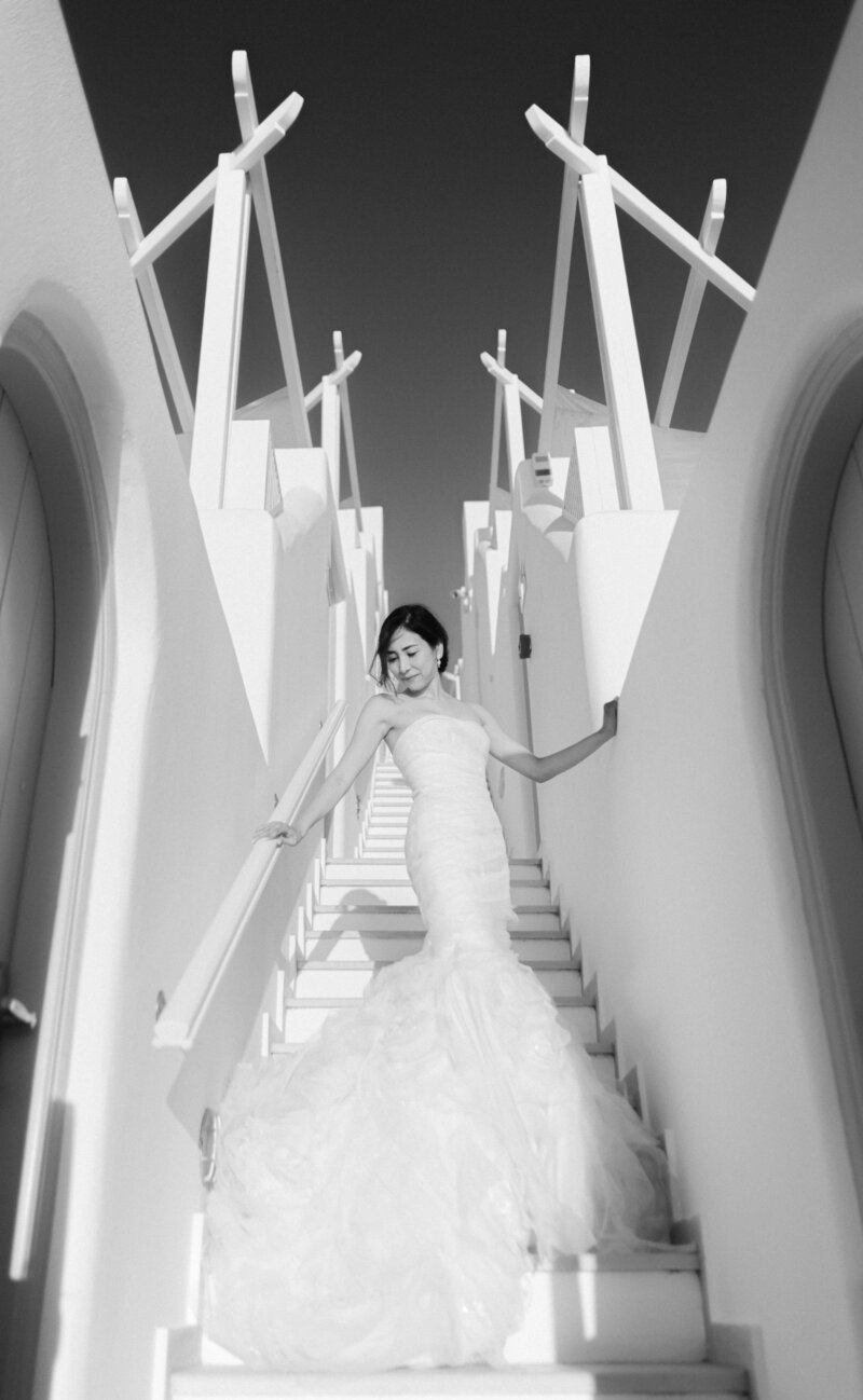 modern Minimalist for intimate wedding in santorini Greece