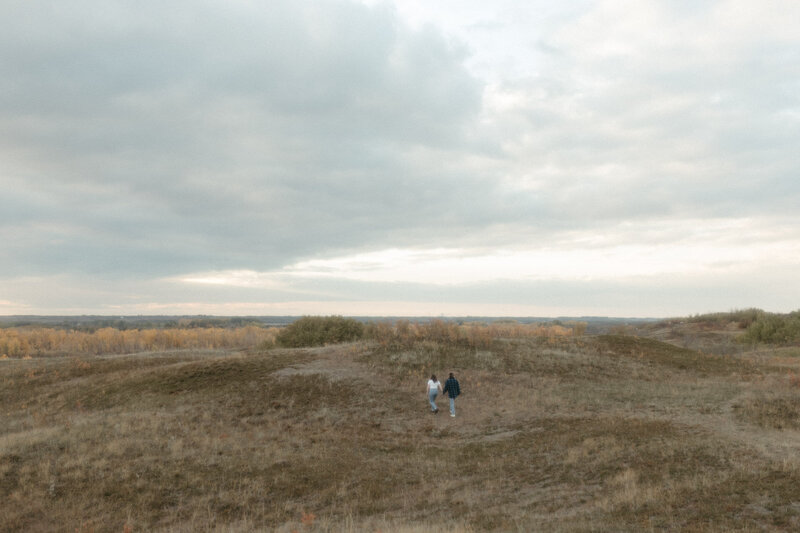 Couples_Session_Saskatoon_Cranberry_Flats_KaylaCassidyPhotography-20