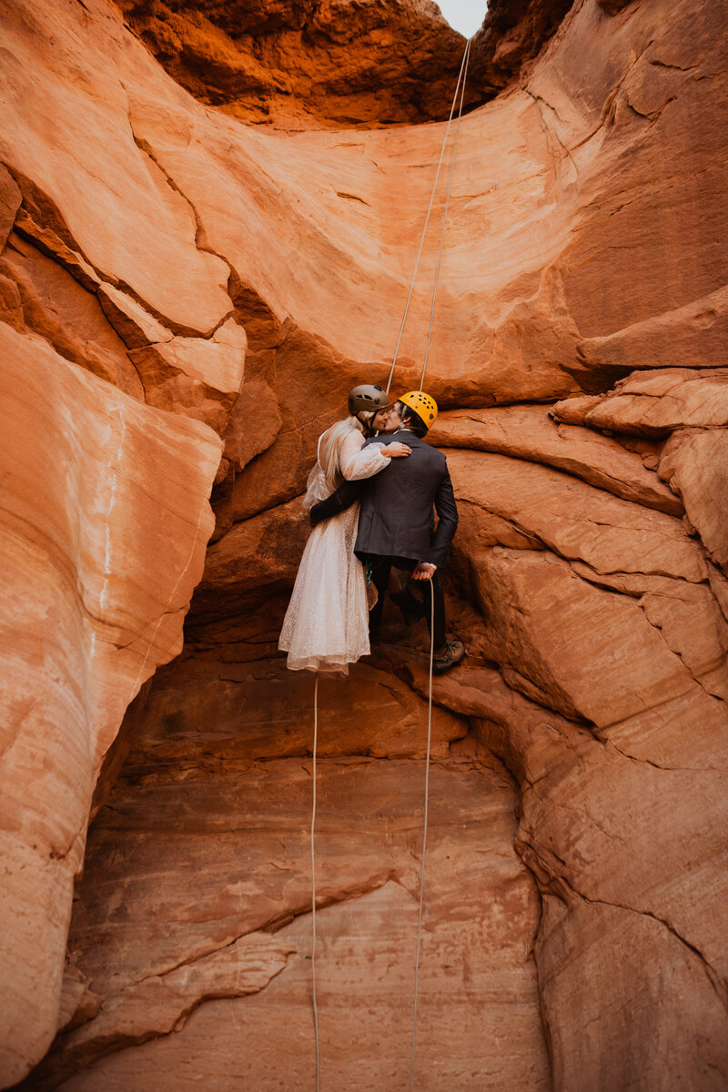 Sarah_lotus_photography_new_mexico_rappelling_elopement-10