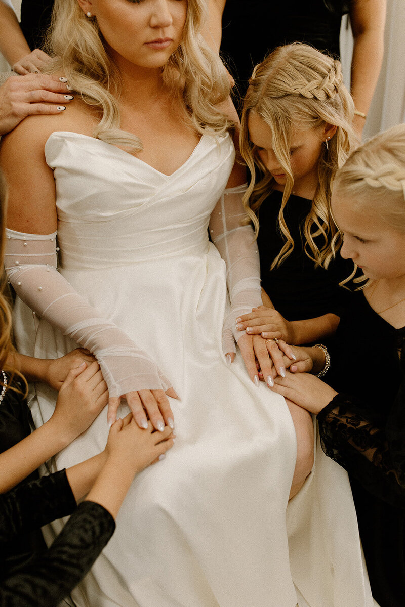 kelsey-kohl-wedding-preview-taylorraephotofilm-77