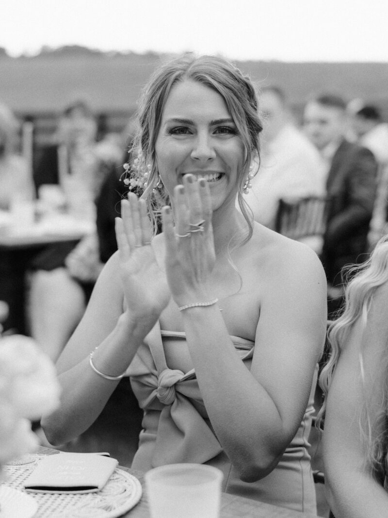 candid-wedding-guest-inspo