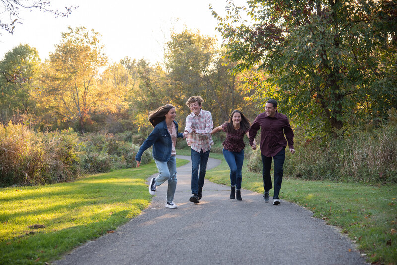 MedinaOhioBuckeyeWoodsPositivelyPortraitsFamilyPhotos31