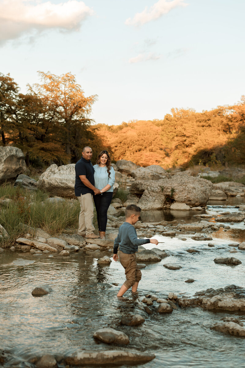 GarciaPedernales-Falls-Family-PhotographerFamily-83