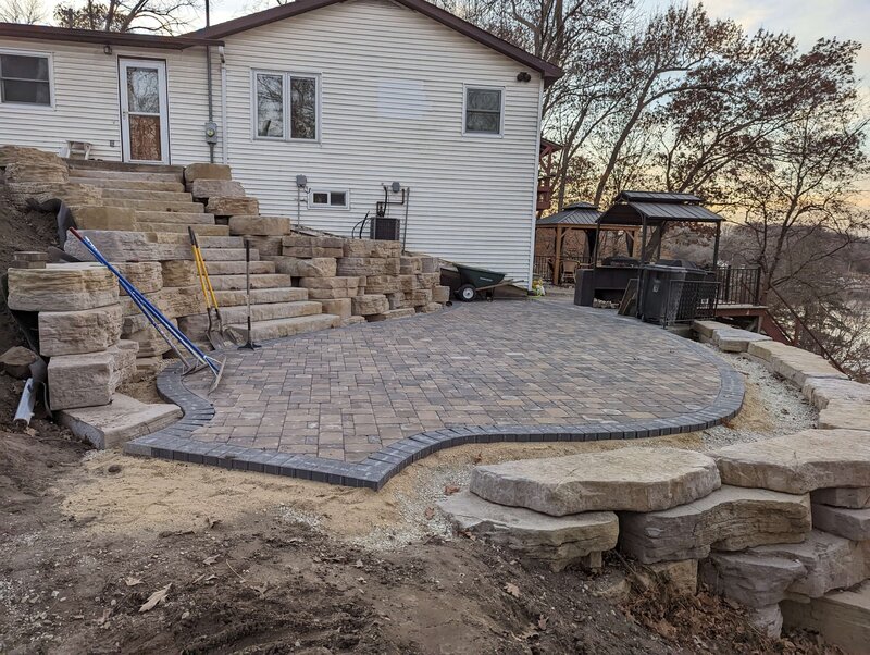 Cedar-Rapids-Iowa-landscaping-lawn-care-treatments-_20221102_225648002