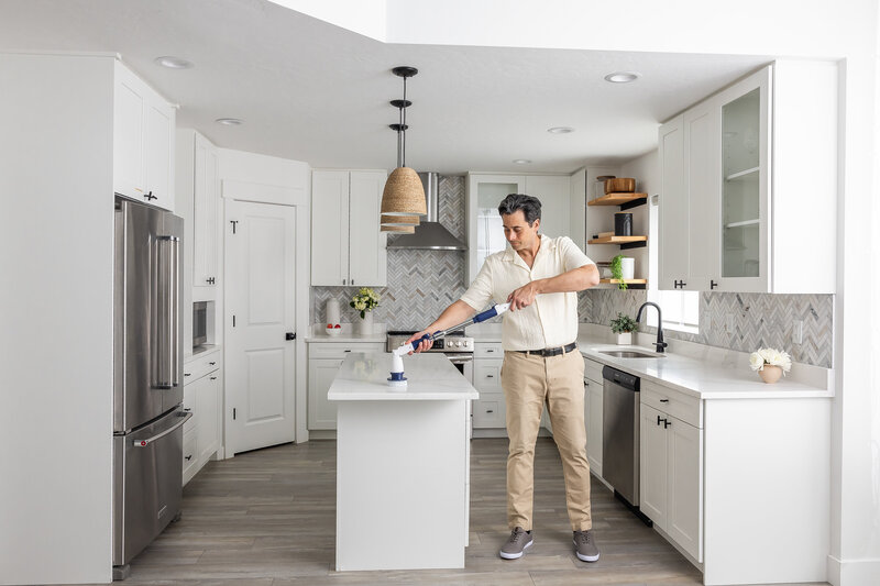 8501010_Casabella_PowerScrubber_Lifestyle _Brilliant_Kitchen_1.jpg