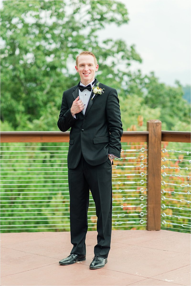 Groom in classic black tux in Knoxville, TN Wedding