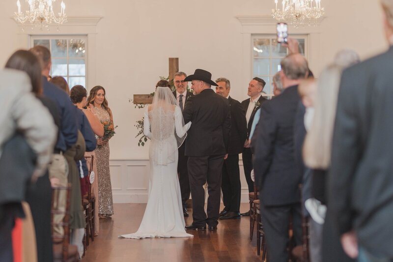 Wedding Ceremony at The White Room | Photo by Phavy Photography, St. Augustine Wedding Photographer