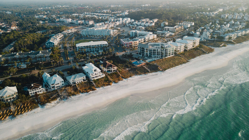 Pulling camera out of a travel bog