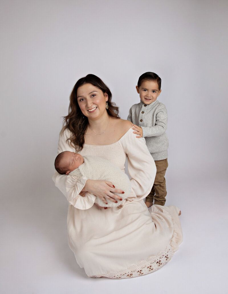 newbornbabyboynewfamilynewbabybestphotographertudiofamilybirthdaynewbornboyamilynewborngirlfirstbirthdayportraiturephotographystudioportraitsnewborngirlboyfamilyEvaMaganaPhotographychildphotographer (3 of 43)