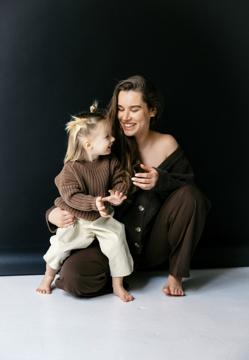 family photographers near me, family photographer, family photoshoot, family portraits near me, family portraits, family photos, family photography, family photography near me, family photos near me, sacramento family photographer, family photographer sacramento, modern portrait studio