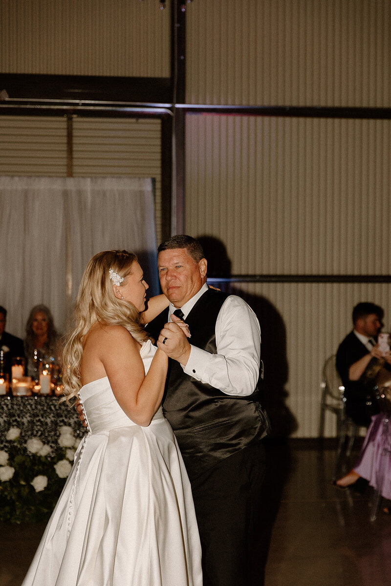 kelsey-kohl-wedding-preview-taylorraephotofilm-185