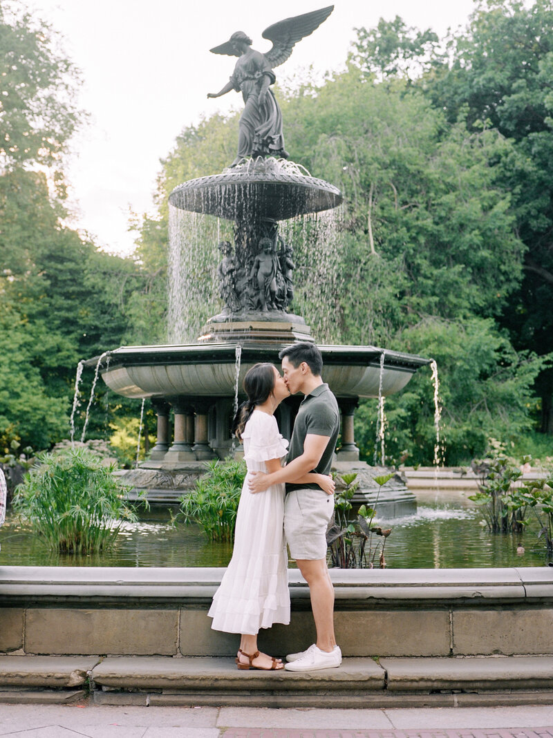 nyc-engagement-session-photos-178